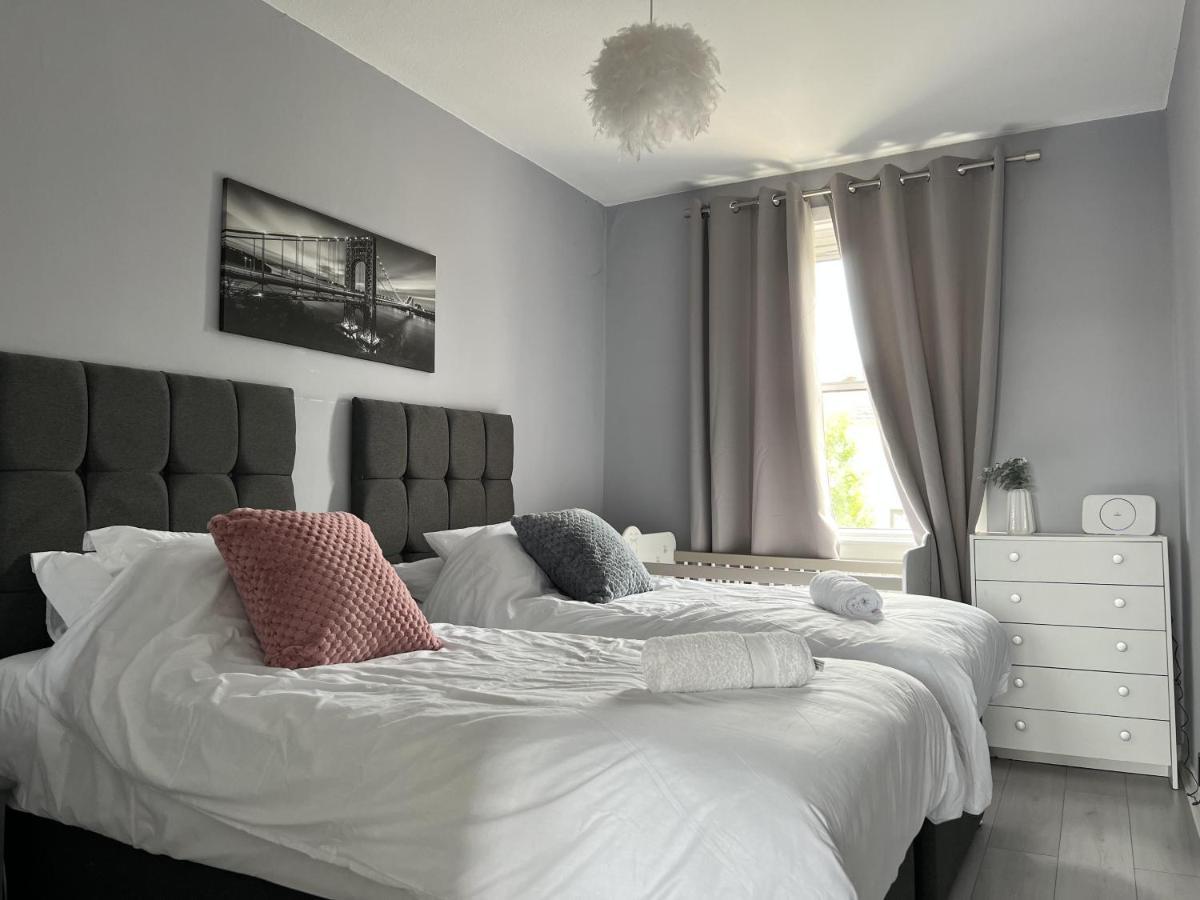 Captivating 2-Bed Apartment In Kirkcaldy Esterno foto