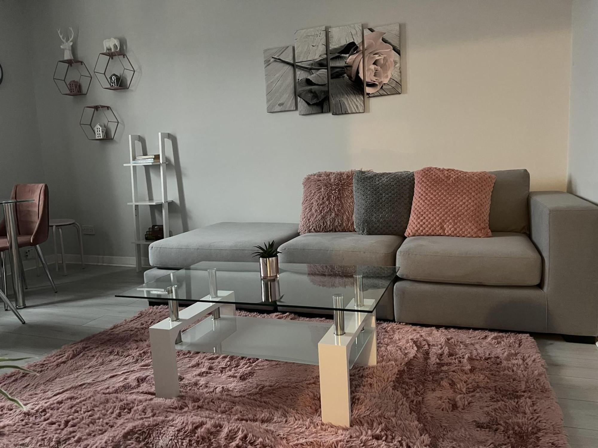 Captivating 2-Bed Apartment In Kirkcaldy Esterno foto